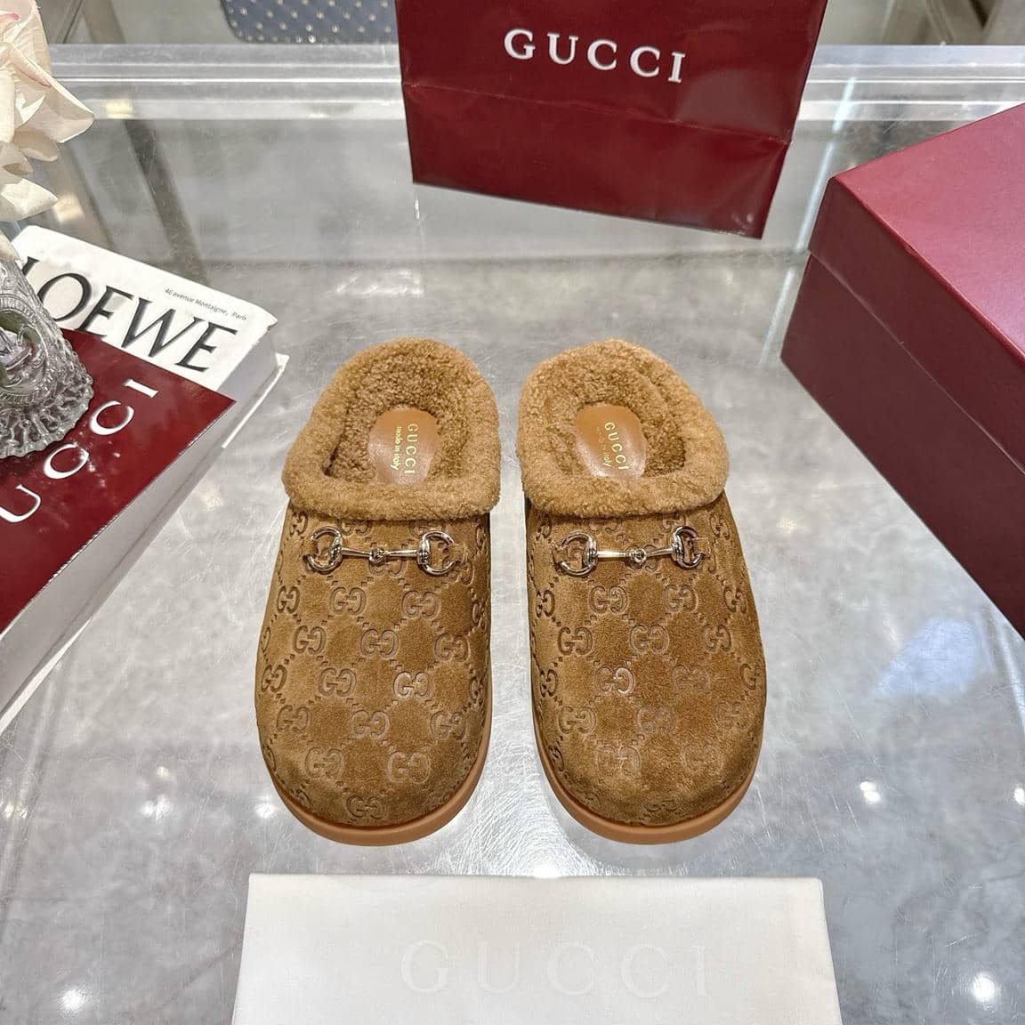 0016 Furry Shoe